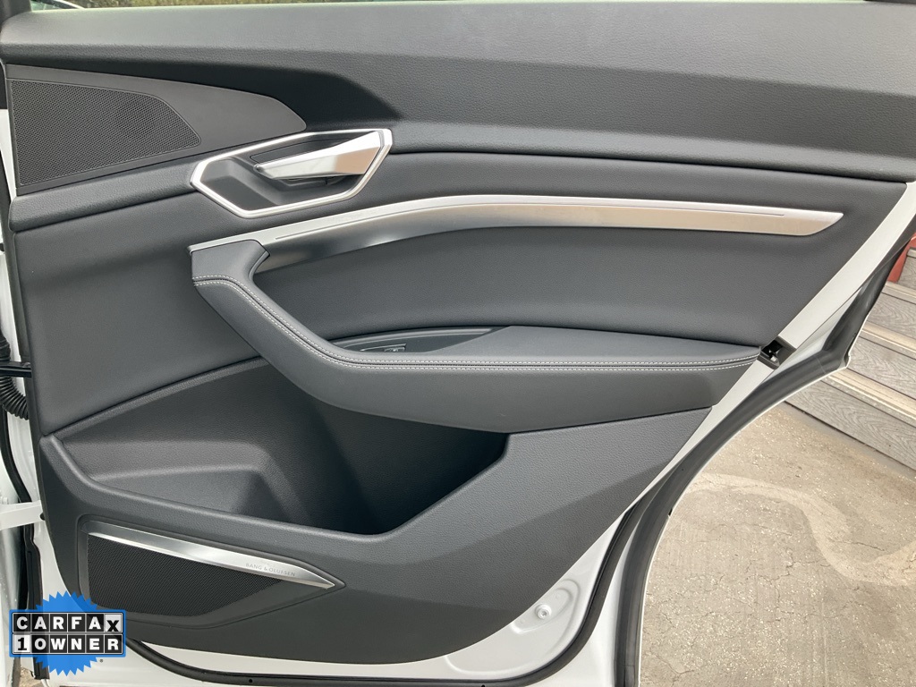 2021 Audi e-tron Premium Plus photo 51
