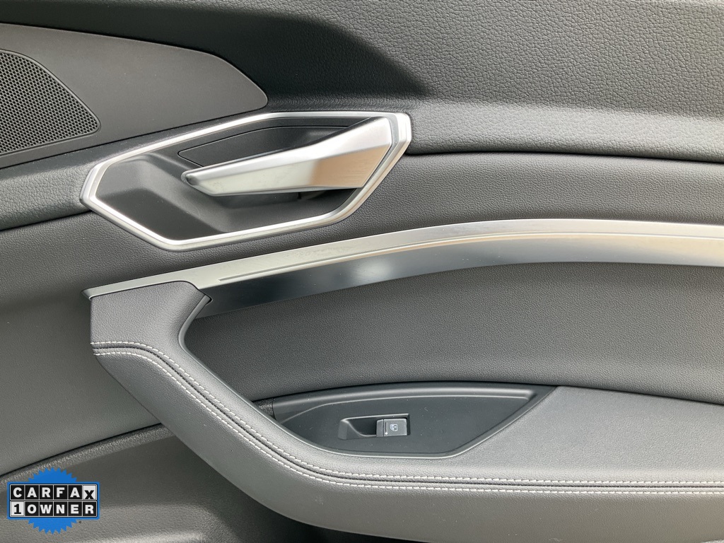 2021 Audi e-tron Premium Plus photo 52