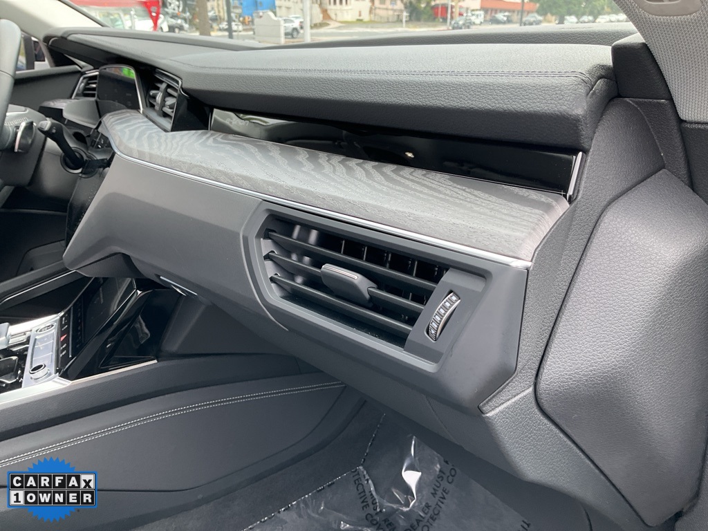 2021 Audi e-tron Premium Plus photo 58