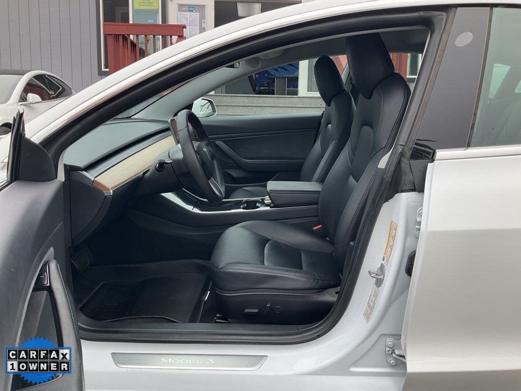 2019 Tesla Model 3 Long Range photo 11