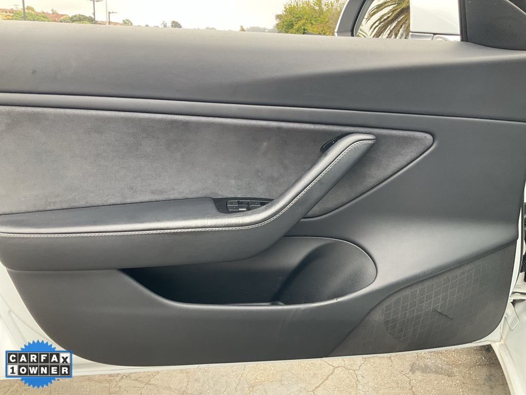 2019 Tesla Model 3 Long Range photo 18