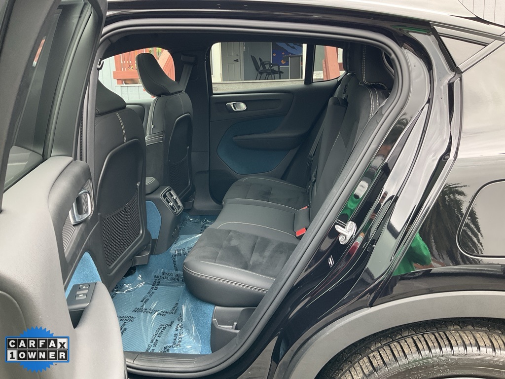2023 Volvo C40 Recharge Ultimate photo 3