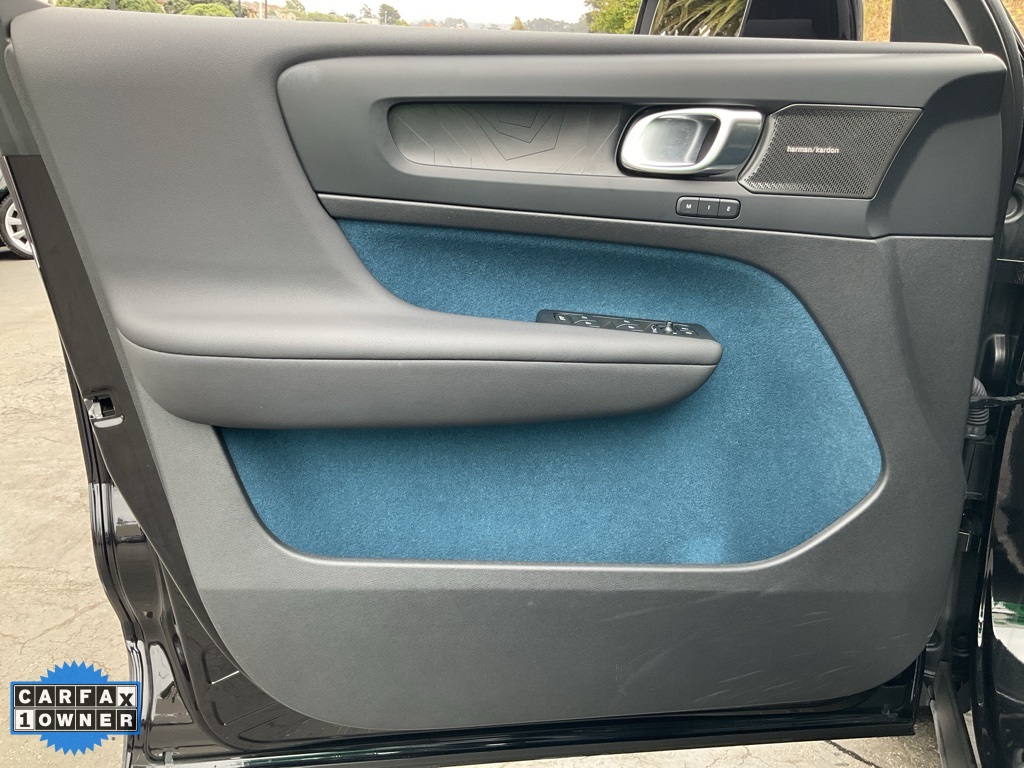 2023 Volvo C40 Recharge Ultimate photo 18