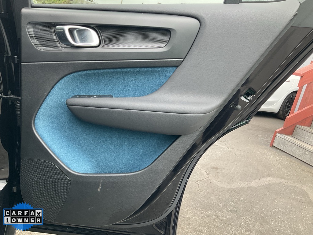 2023 Volvo C40 Recharge Ultimate photo 48