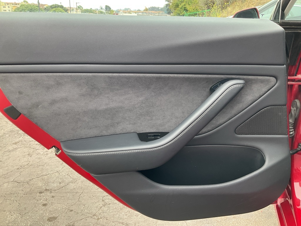 2018 Tesla Model 3 Long Range photo 41