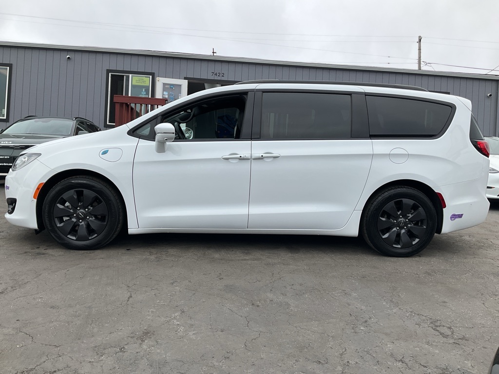 2019 Chrysler Pacifica Hybrid Limited photo 4