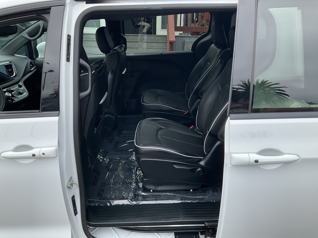 2019 Chrysler Pacifica Hybrid Limited photo 6