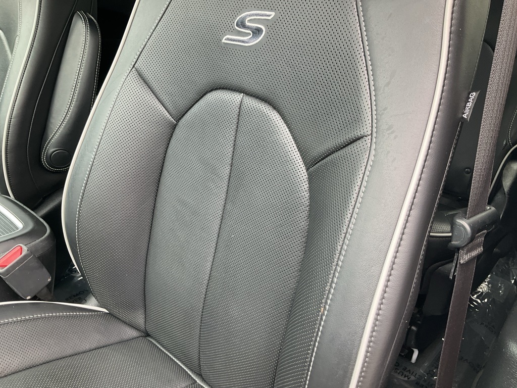2019 Chrysler Pacifica Hybrid Limited photo 13