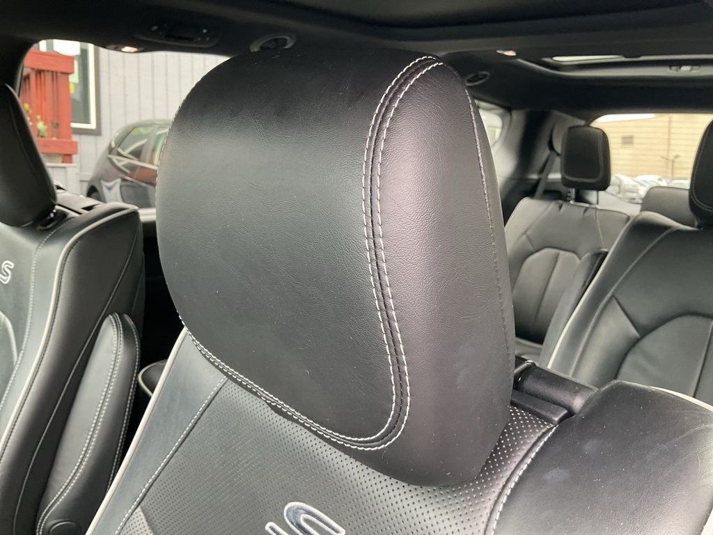 2019 Chrysler Pacifica Hybrid Limited photo 14