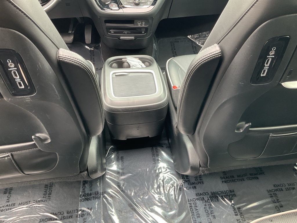 2019 Chrysler Pacifica Hybrid Limited photo 26