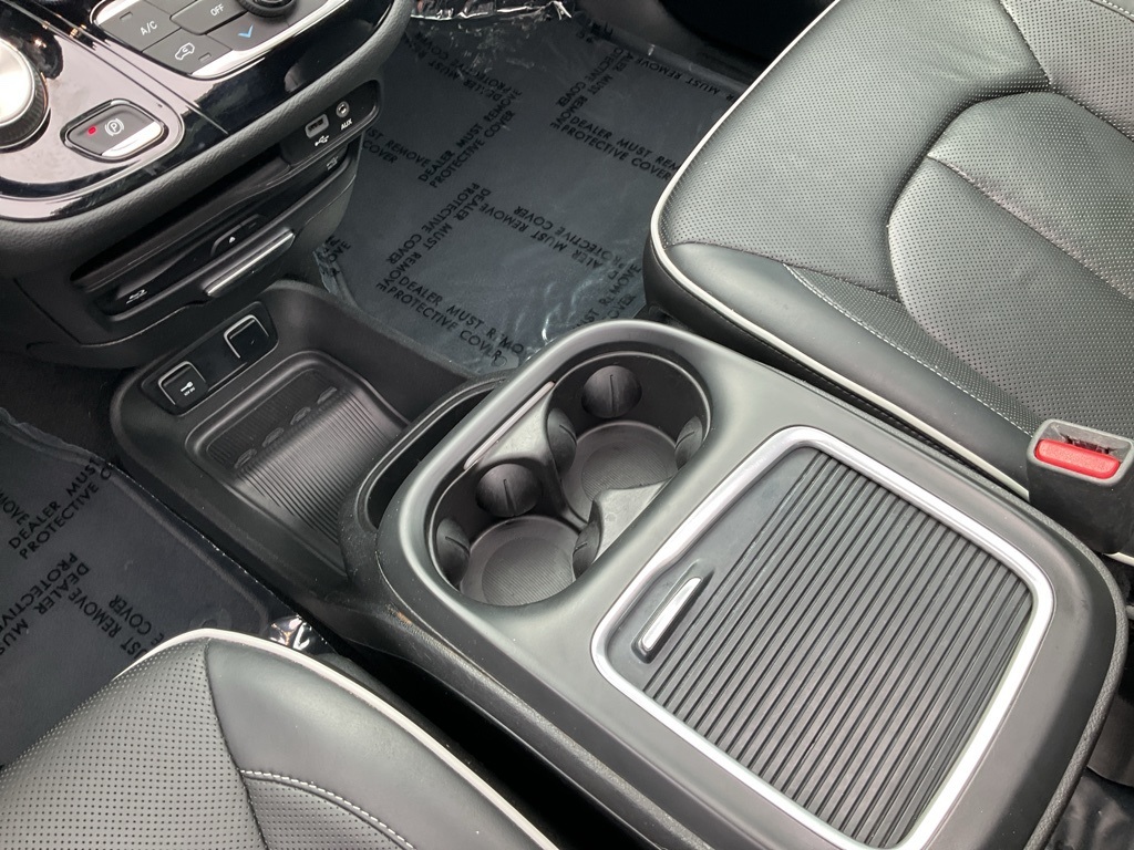 2019 Chrysler Pacifica Hybrid Limited photo 34