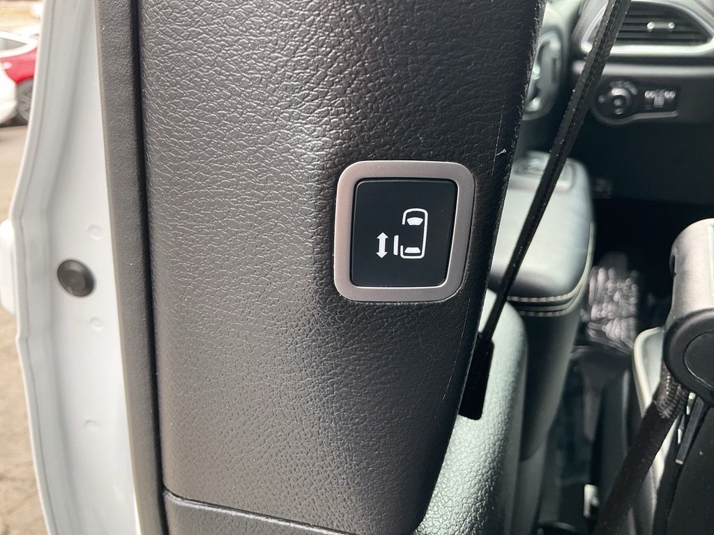 2019 Chrysler Pacifica Hybrid Limited photo 37