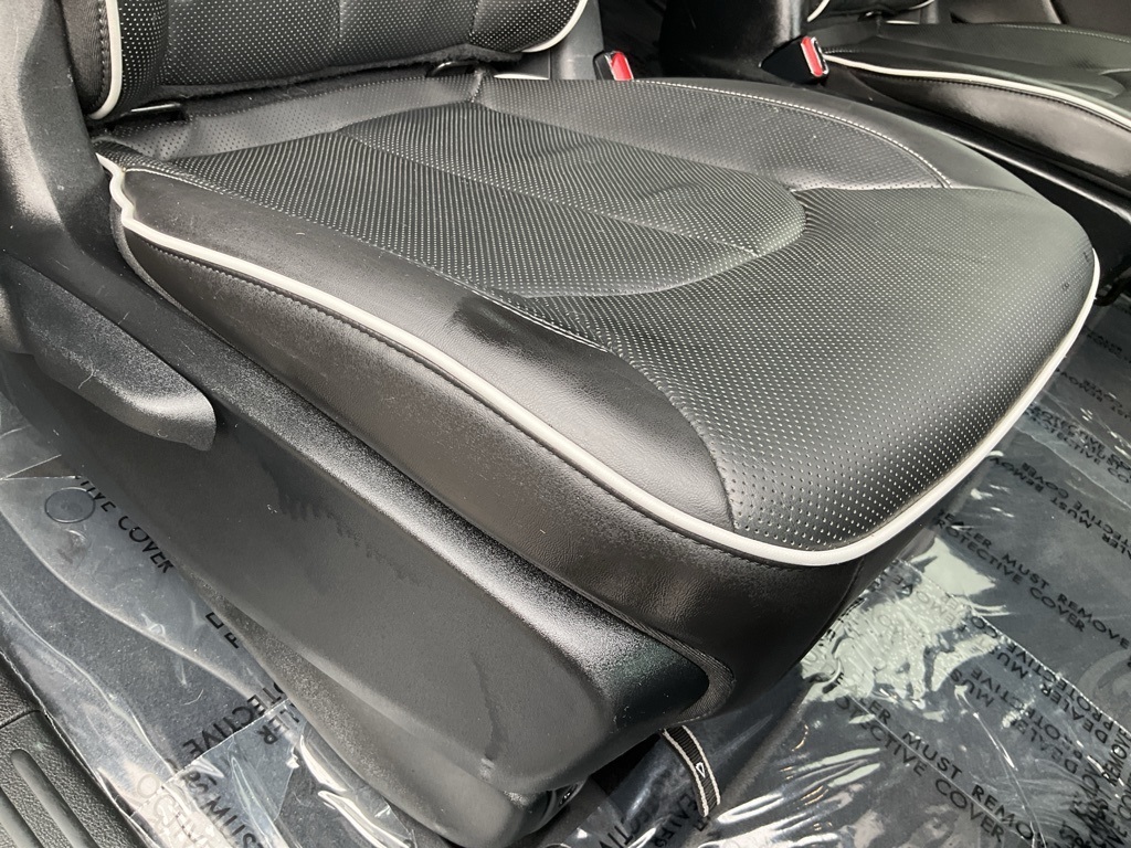 2019 Chrysler Pacifica Hybrid Limited photo 42