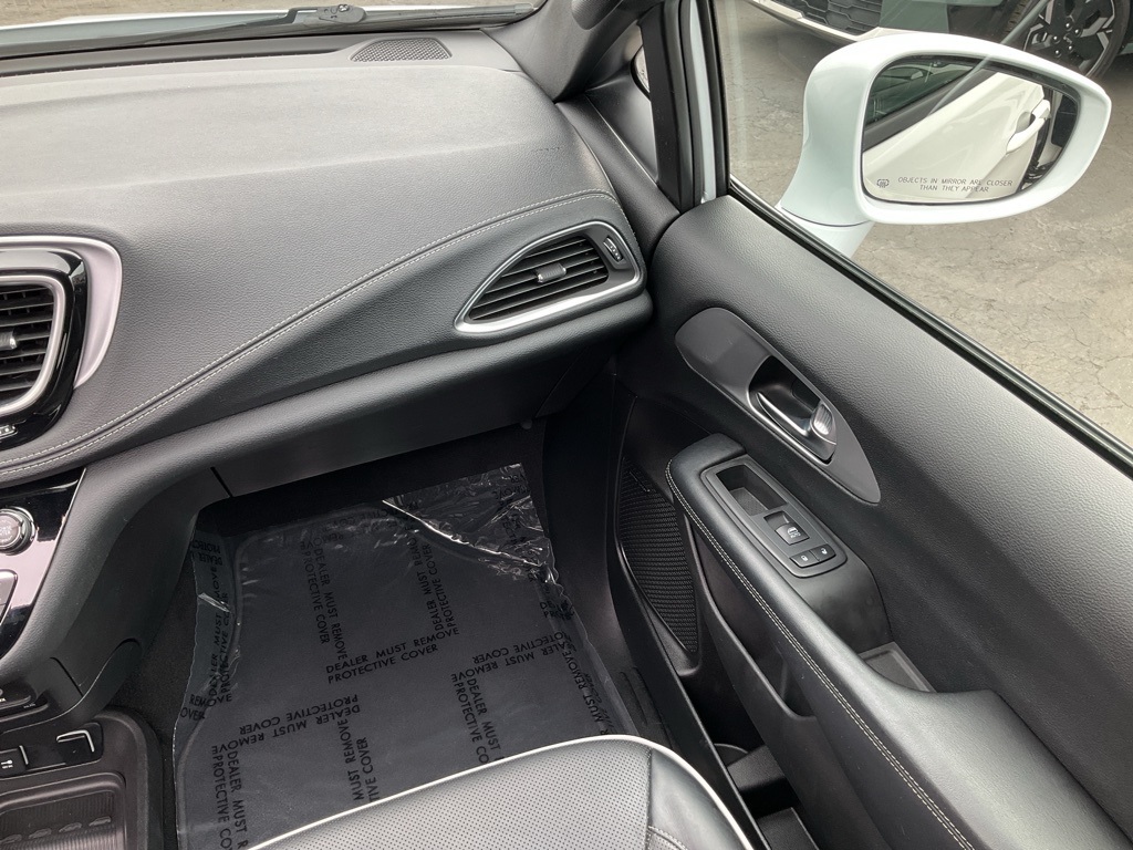2019 Chrysler Pacifica Hybrid Limited photo 52
