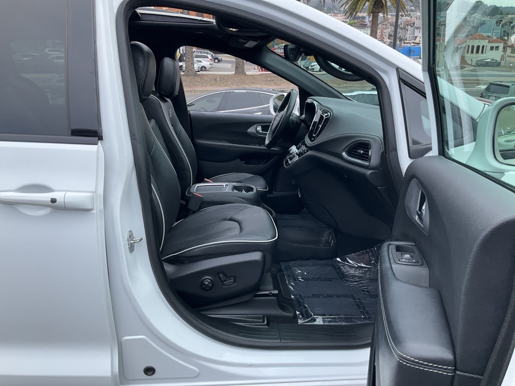 2019 Chrysler Pacifica Hybrid Limited photo 55
