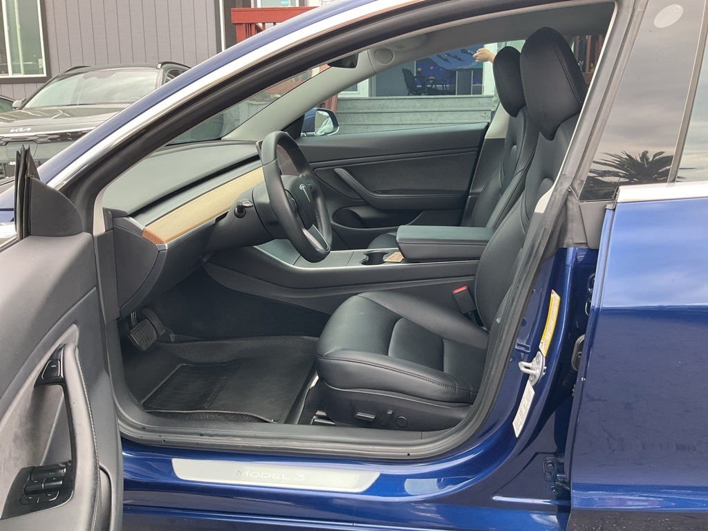 2019 Tesla Model 3 Long Range photo 12