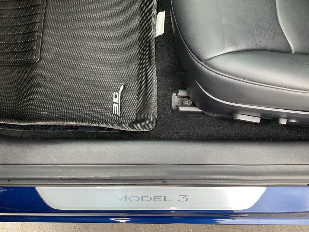 2019 Tesla Model 3 Long Range photo 13