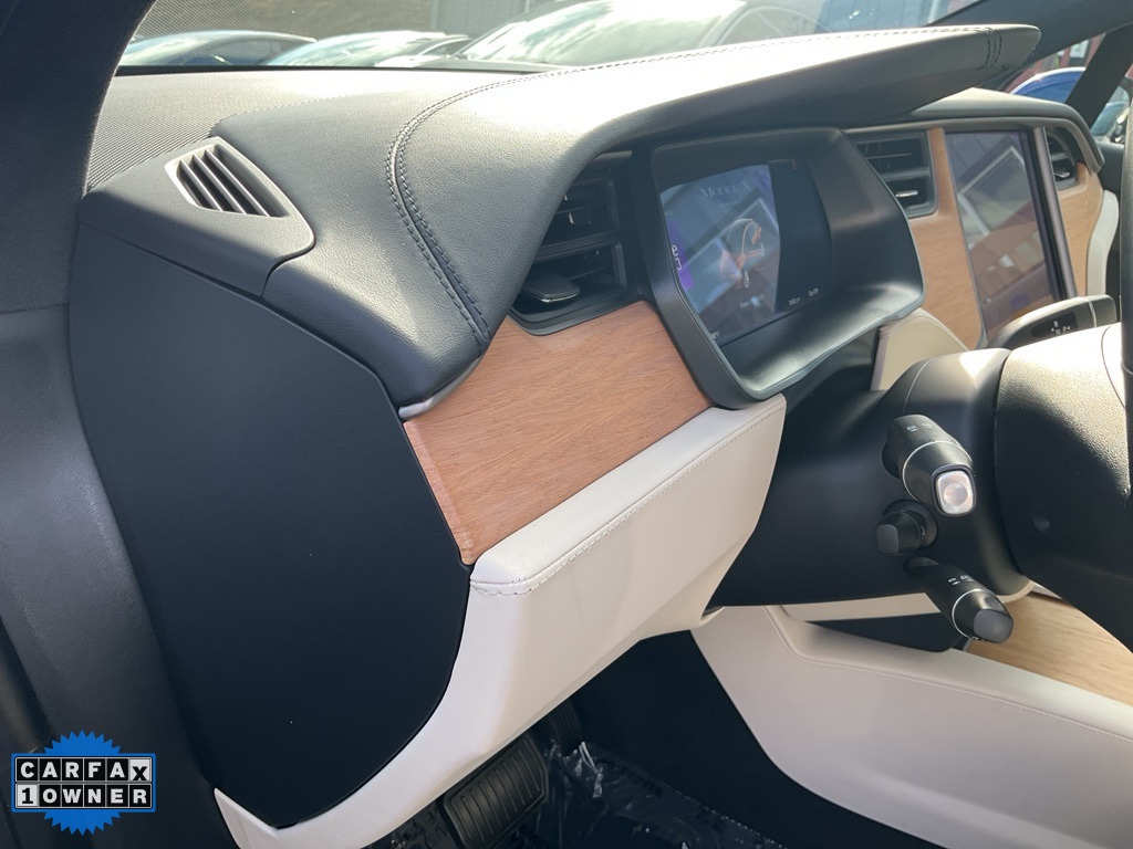 2020 Tesla Model X Long Range photo 17