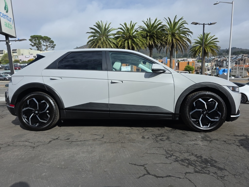 2023 Hyundai Ioniq 5 SEL photo 3