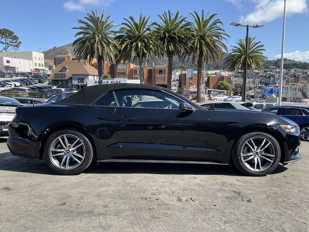 2015 Ford Mustang EcoBoost Premium photo 3