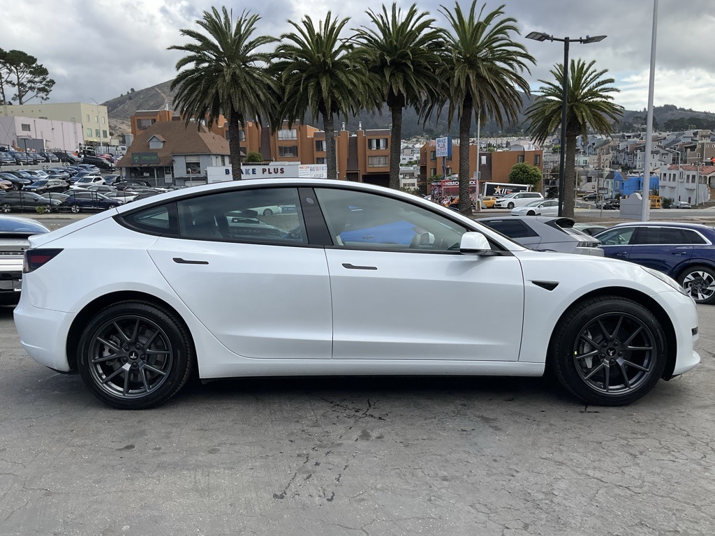2022 Tesla Model 3 photo 3