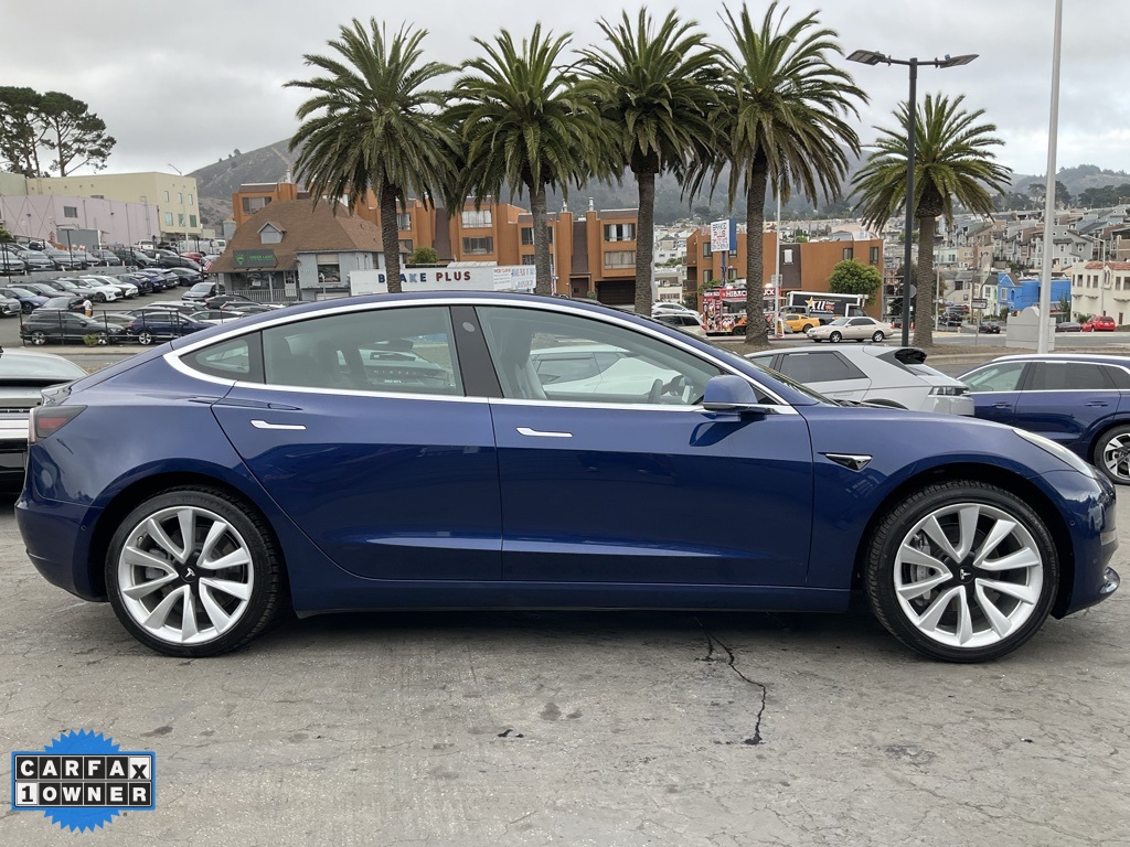 2019 Tesla Model 3 Standard Range Plus photo 3