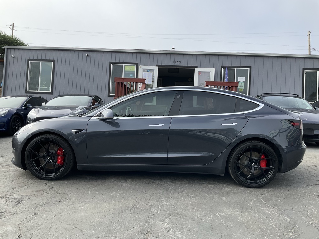2018 Tesla Model 3 Performance photo 2