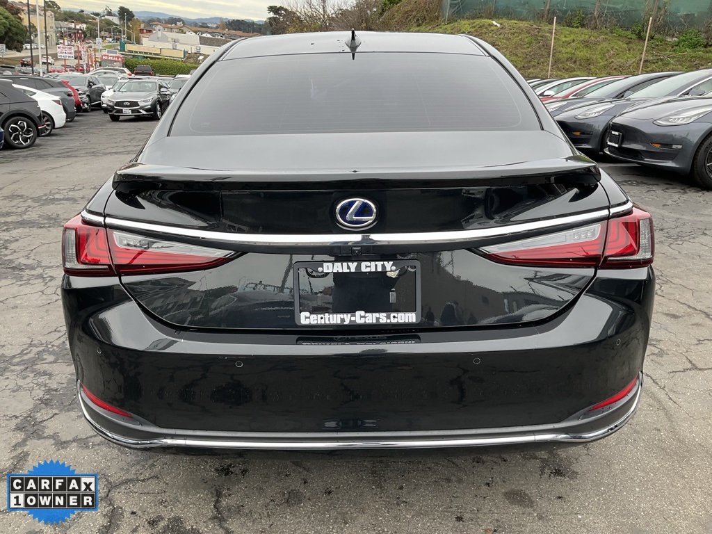 2022 Lexus ES 300h Premium photo 4