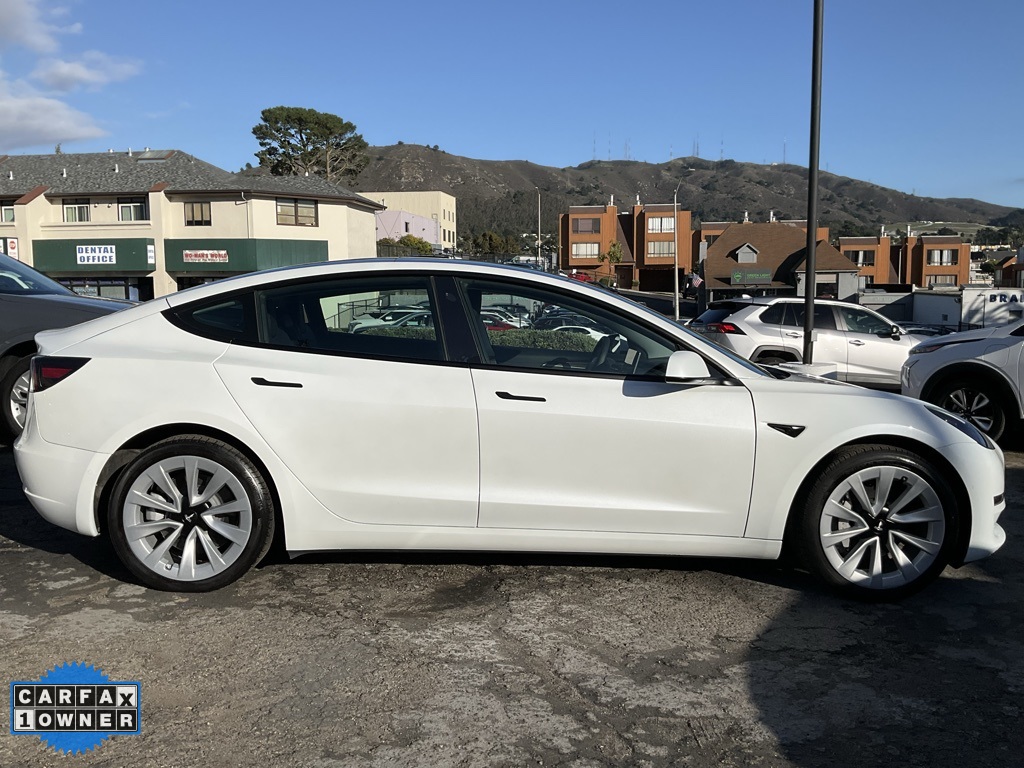 2022 Tesla Model 3 photo 3