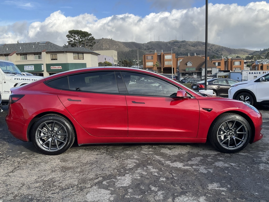 2022 Tesla Model 3 Long Range photo 3