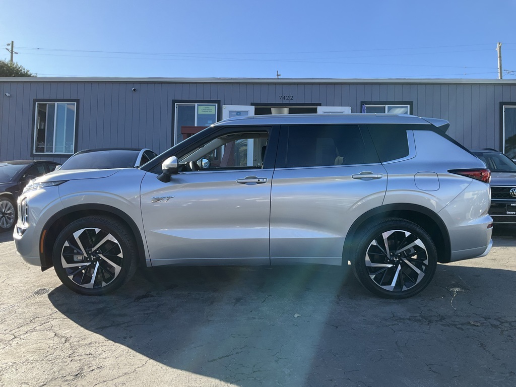 2024 Mitsubishi Outlander PHEV SEL photo 4
