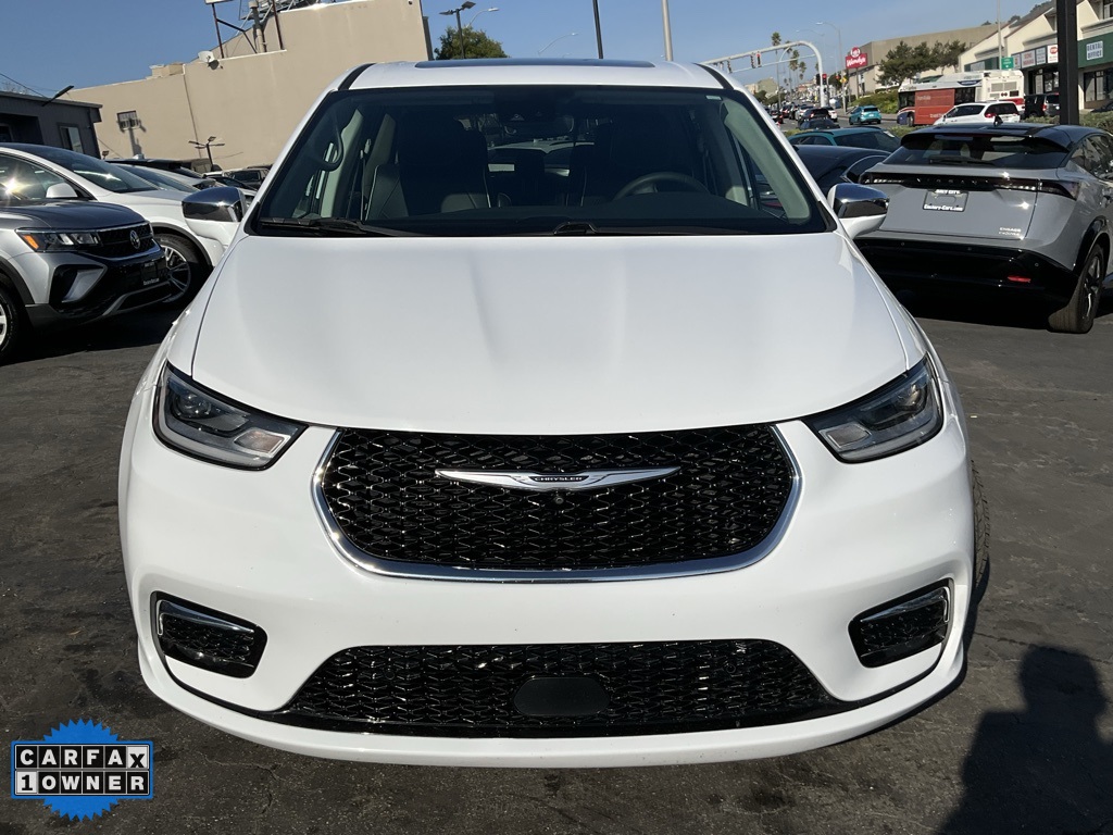 2022 Chrysler Pacifica Hybrid Limited photo 2