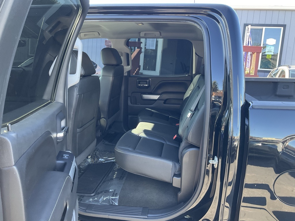 2017 Chevrolet Silverado 1500 LT photo 3