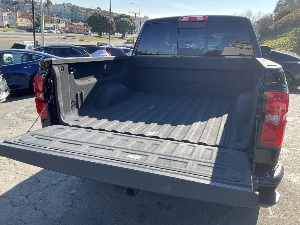 2017 Chevrolet Silverado 1500 LT photo 4