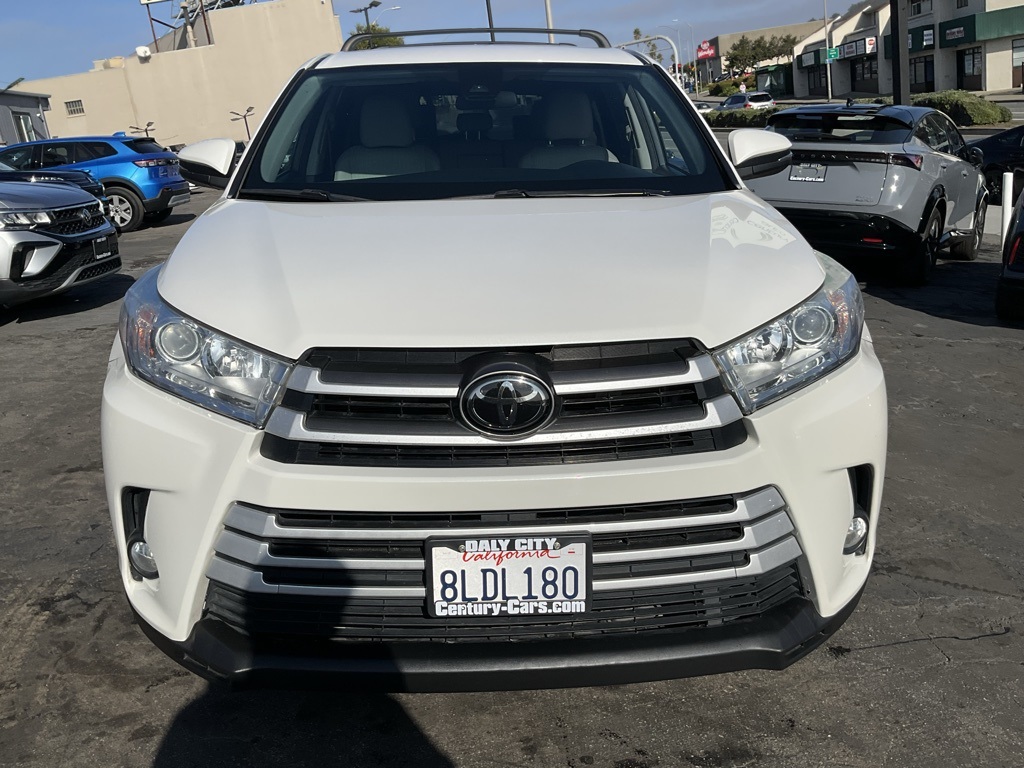 2018 Toyota Highlander LE Plus photo 2