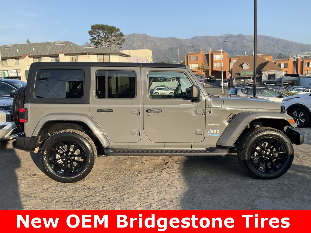 2022 Jeep Wrangler 4xe Unlimited Sahara photo 3