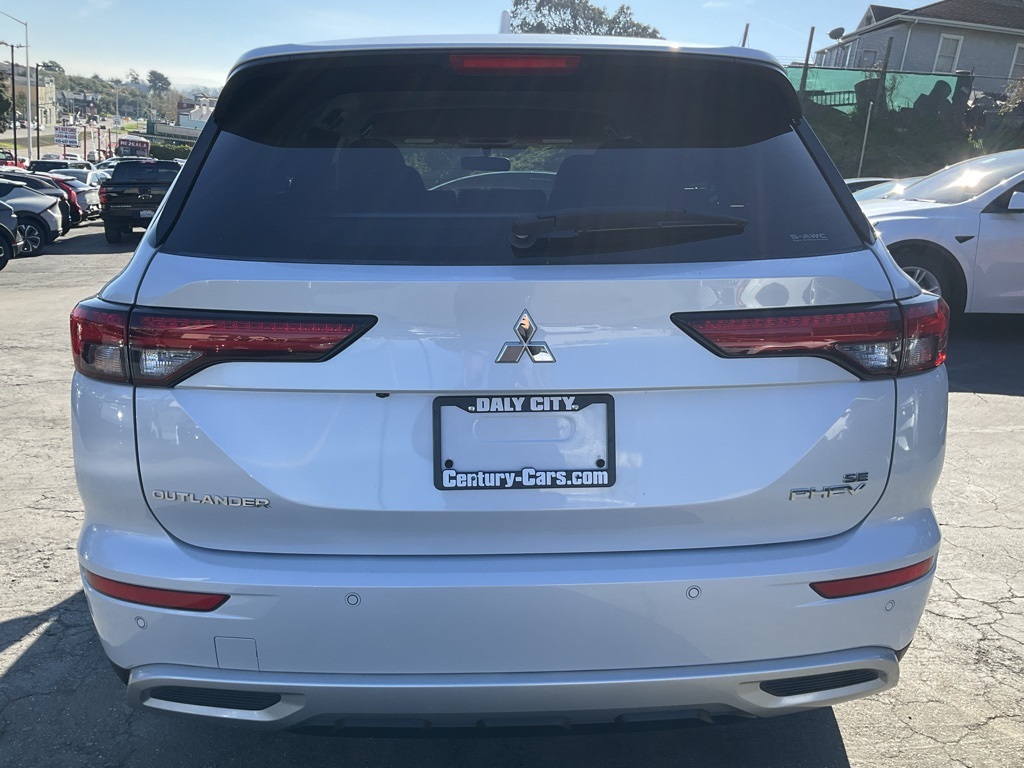 2023 Mitsubishi Outlander PHEV SE photo 4