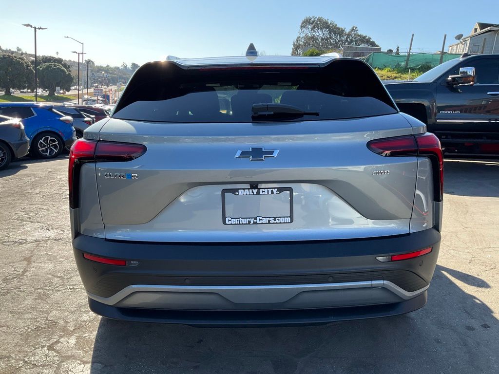 View vehicle photo 5