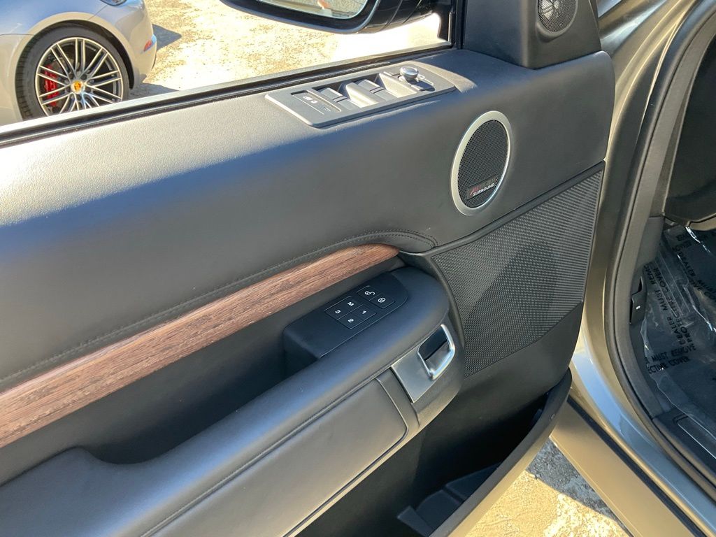 2020 Land Rover Discovery HSE LUX - Photo 24