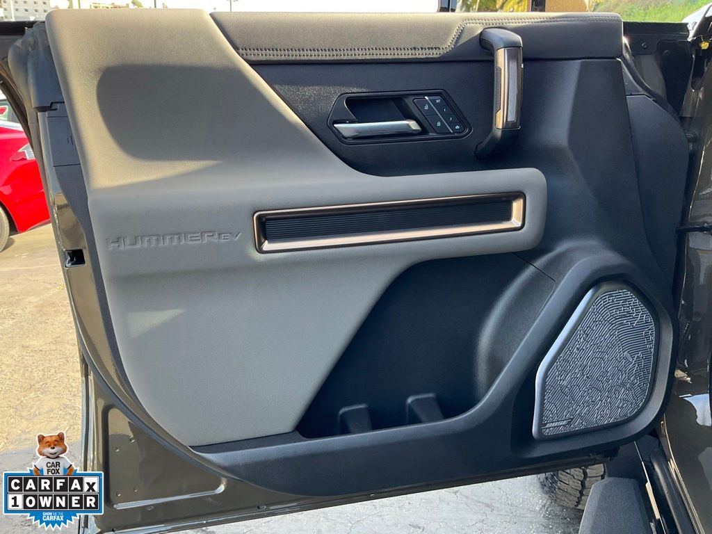 2025 GMC HUMMER EV 2X - Photo 30