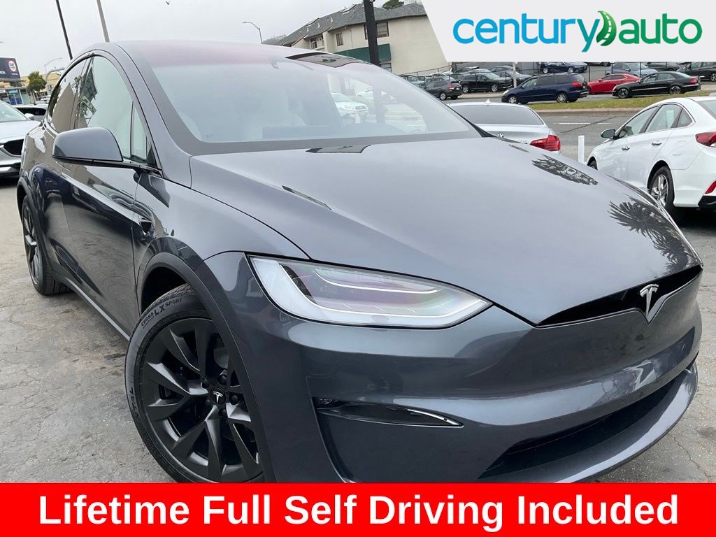 2023 Tesla Model X Long Range's photo