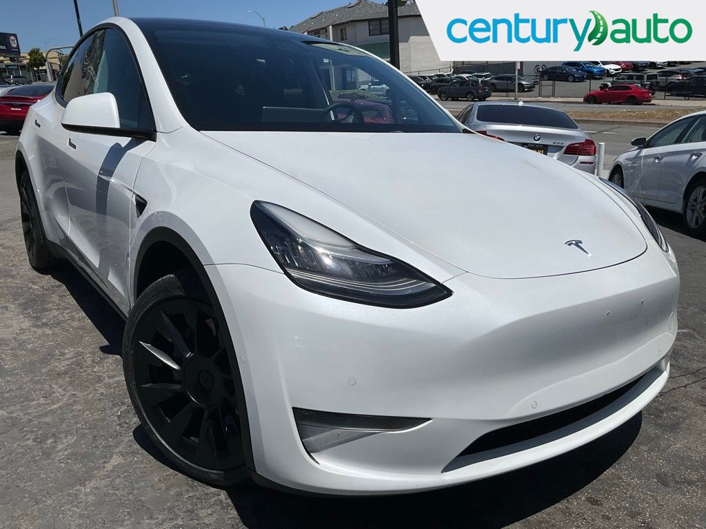 2020 Tesla Model Y's photo