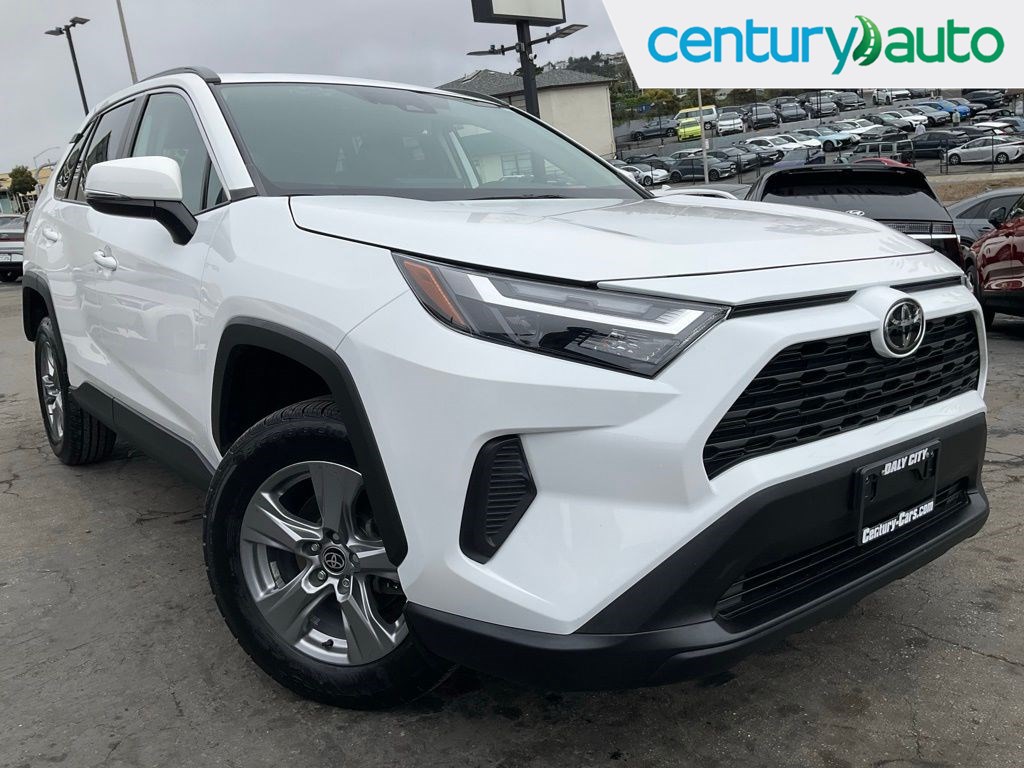 2024 Toyota RAV4 XLE