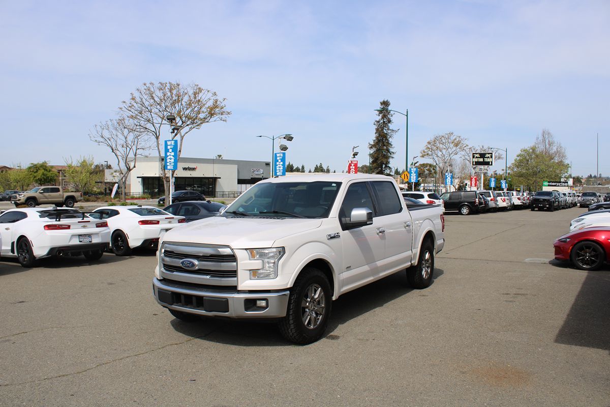 2015 Ford F-150 Lariat photo 2