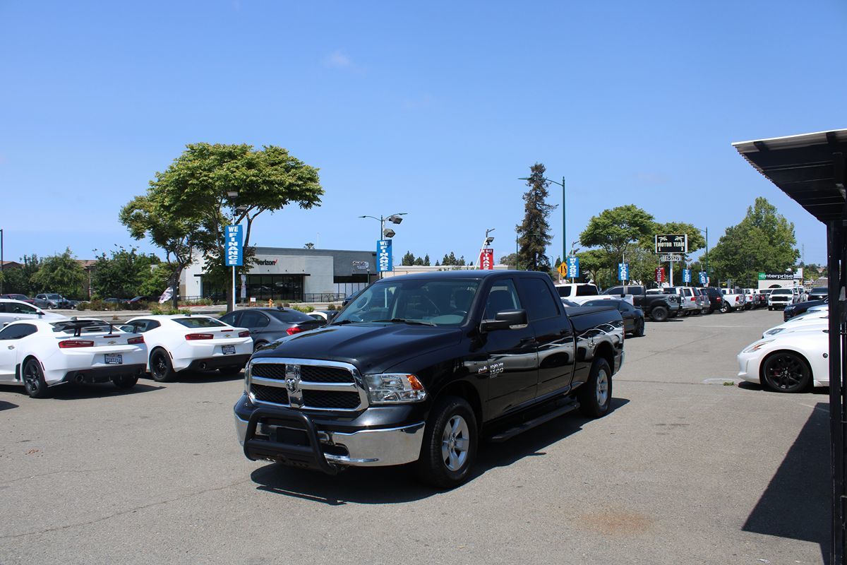2019 RAM Ram 1500 Classic SLT - Photo 2