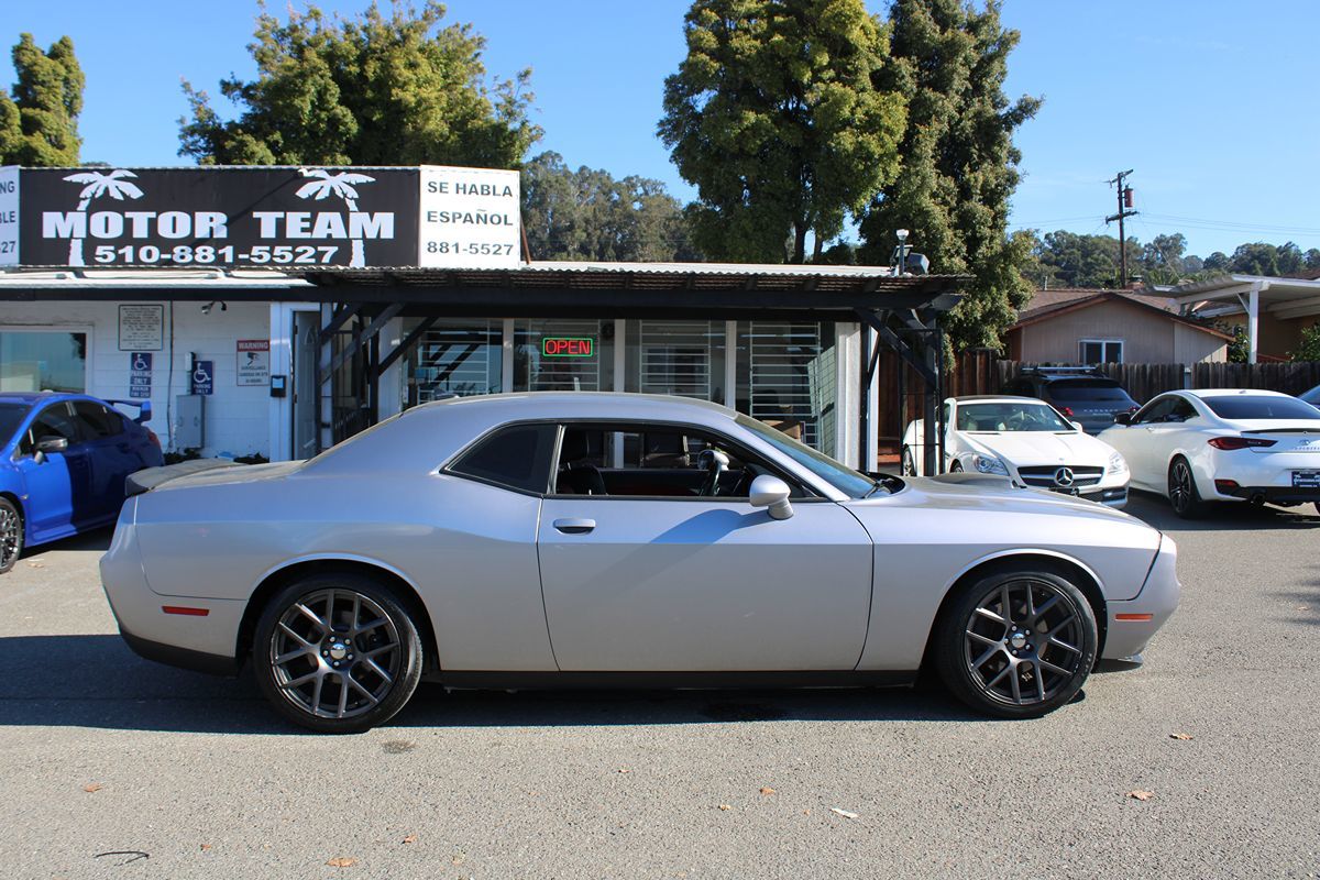 2016 Dodge Challenger R/T Plus Shaker photo 4