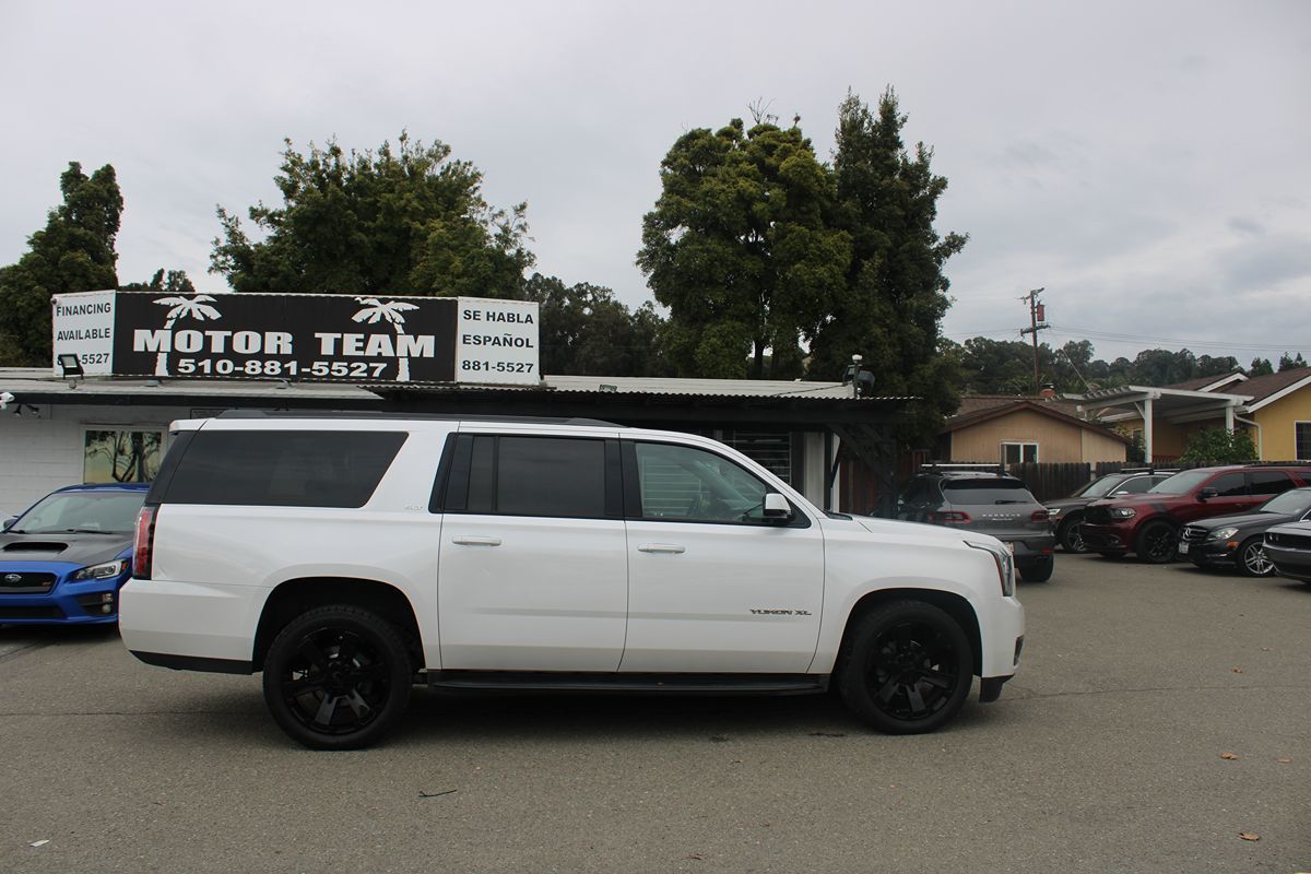 2020 Gmc Yukon XL SLT photo 3