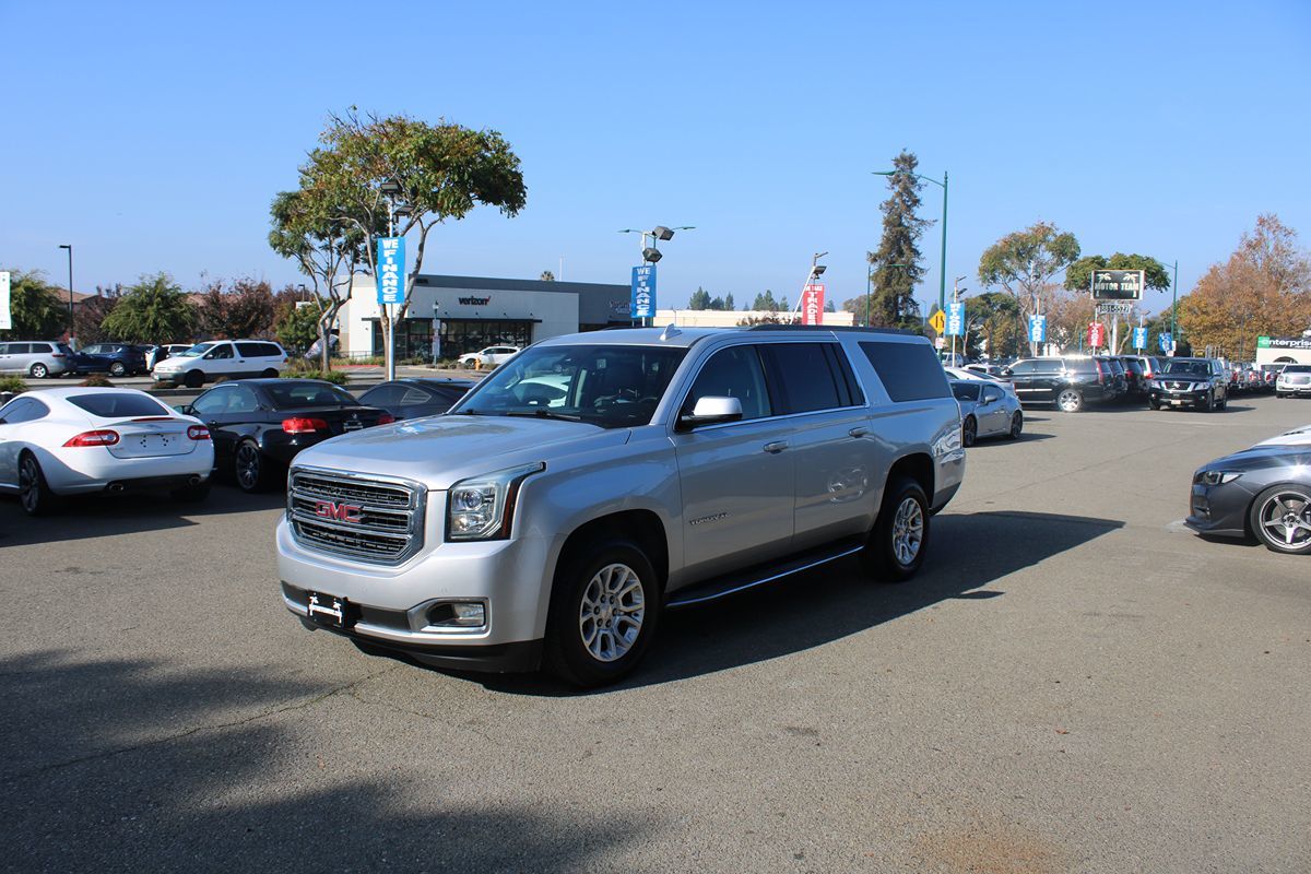 2017 GMC Yukon XL SLT - Photo 2