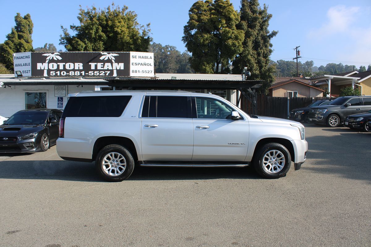 2017 GMC Yukon XL SLT - Photo 3