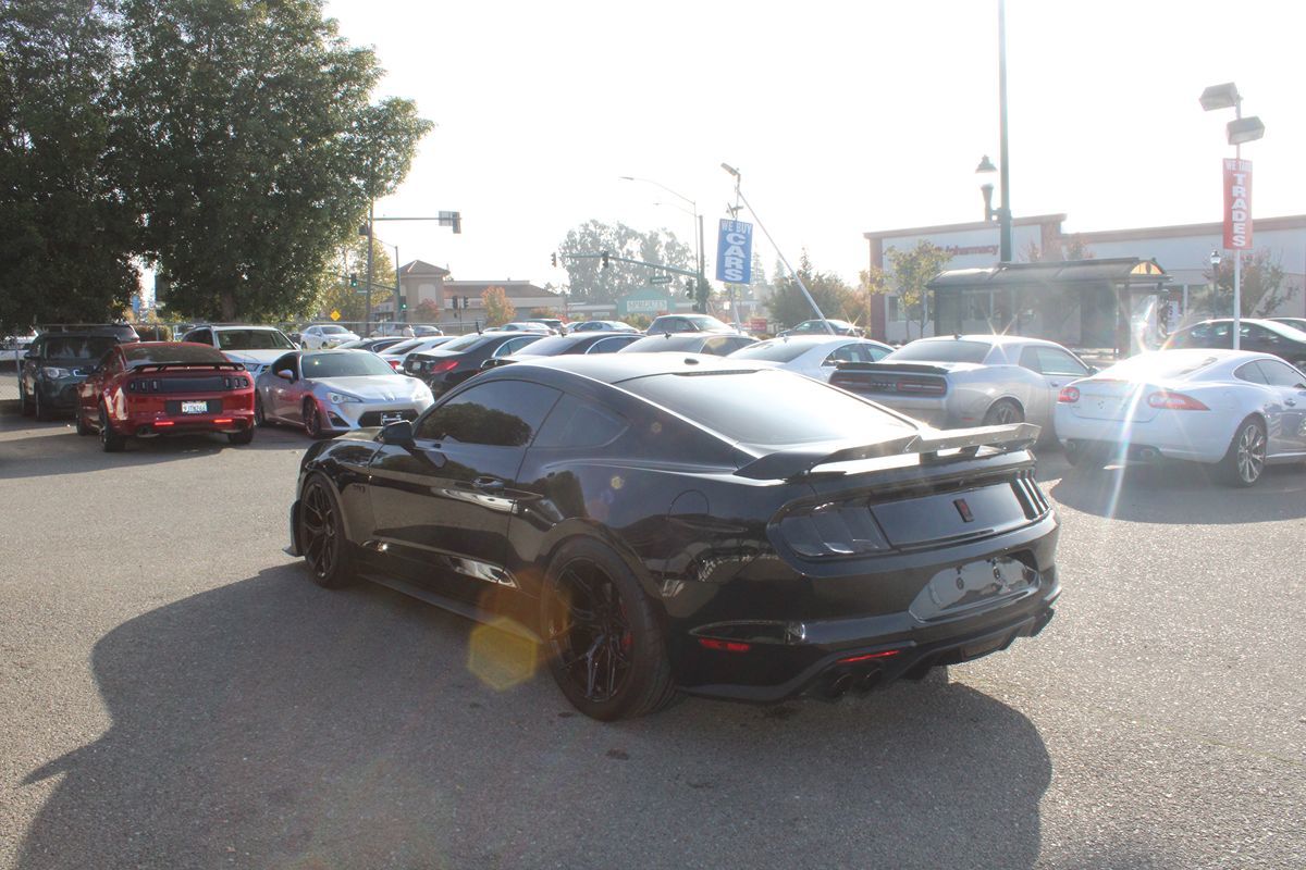 2019 Ford Mustang GT Premium photo 2